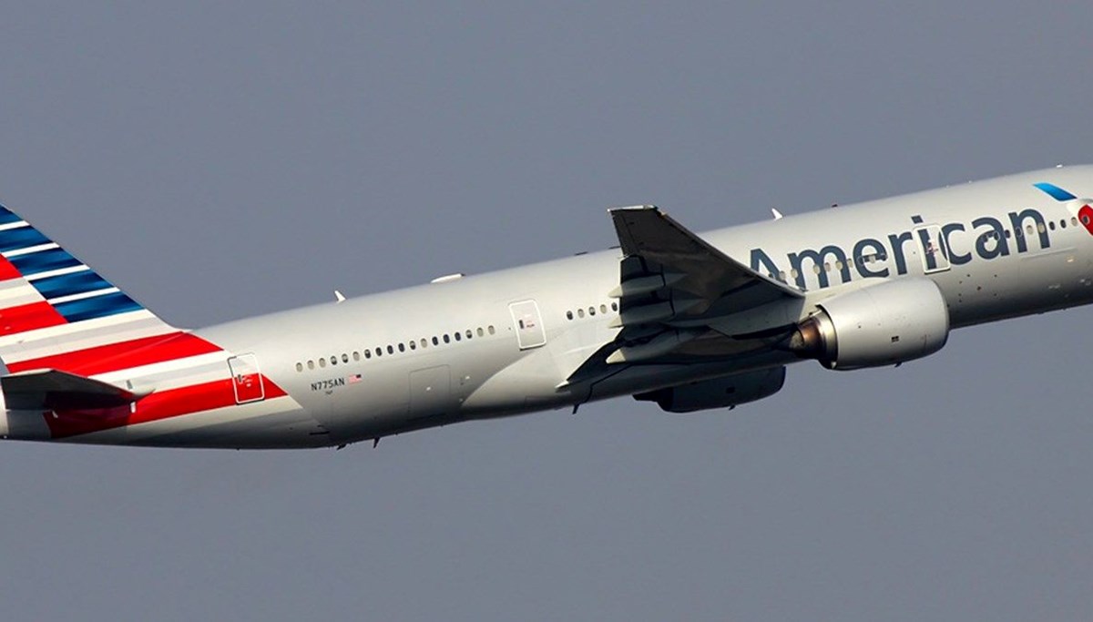 American Airlines uçağı, bir yolcunun maske takmaması üzerine havalimanına geri döndü