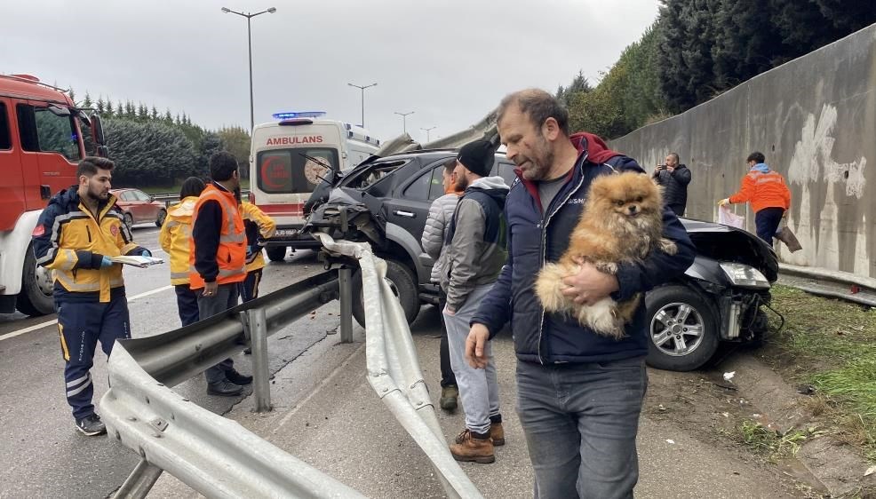 Otoyolda kaza: İstanbul yönü kilitlendi