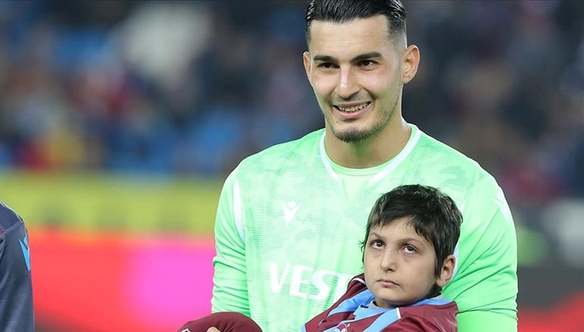 Trabzonspor'un forma tanıtımında yer alan lösemi hastası Hicran hayatını kaybettispor