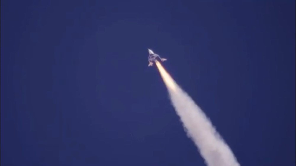 Virgin Galactic ikinci uçuş testini başarıyla tamamladı - 1