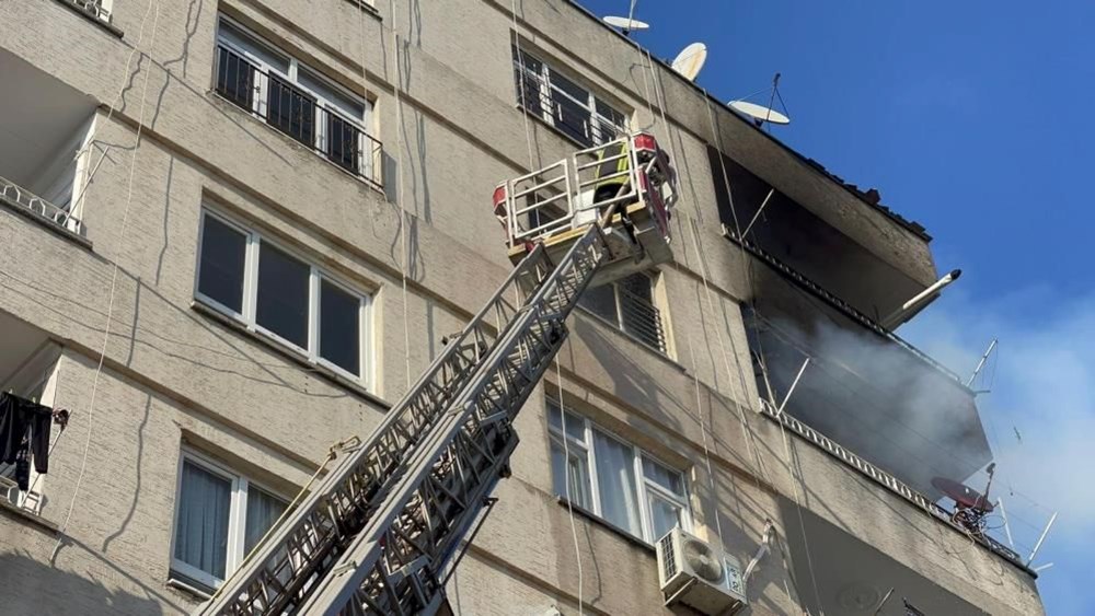 Osmaniye’de 8 katlı binada yangın paniği - 1