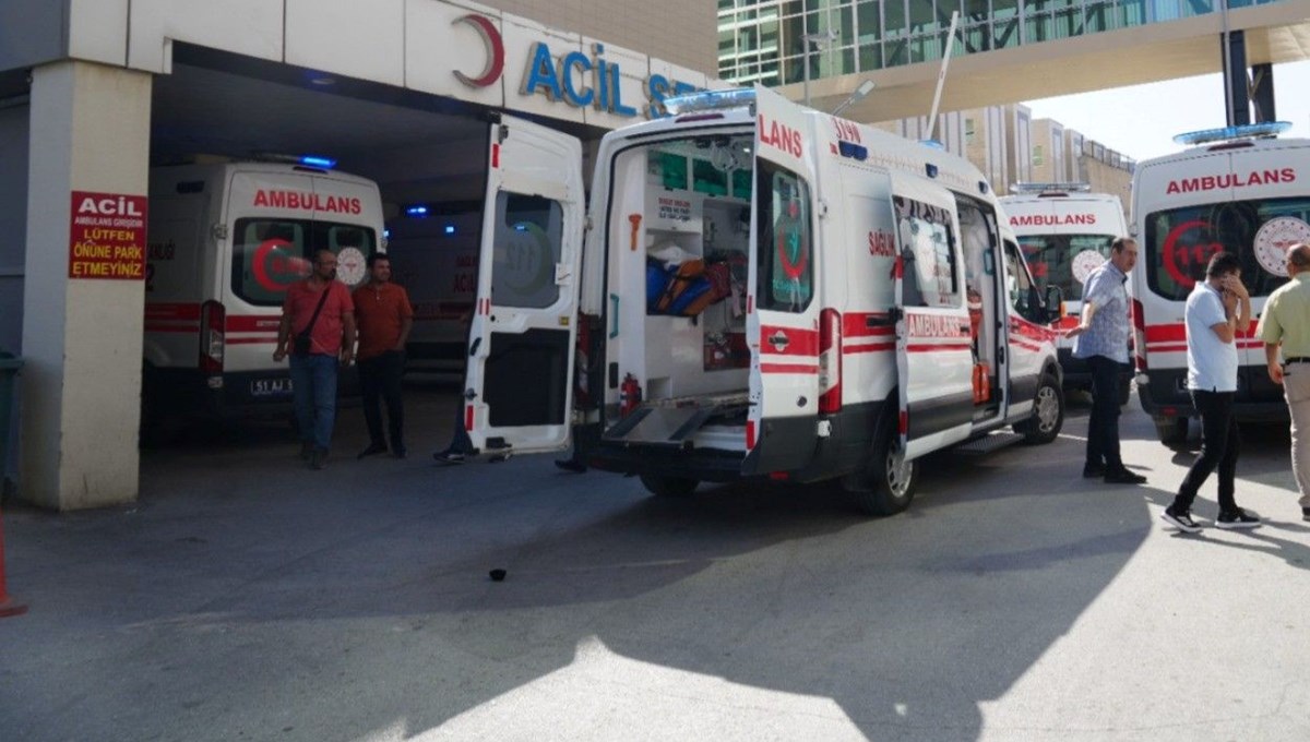 Niğde'de aileler arasında kavga: 1 ölü, 1 yaralı Niğde'de aileler arasında kavga: 1 ölü, 1 yaralı