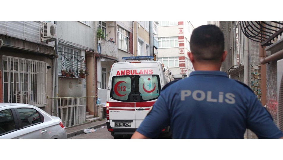 Fatih'te Çinli kadının boğazını kesip evini ateşe verdiler