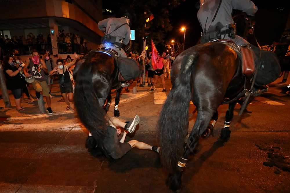 Netanyahu karşıtı gösteriler kısıtlamalara rağmen sürüyor - 4
