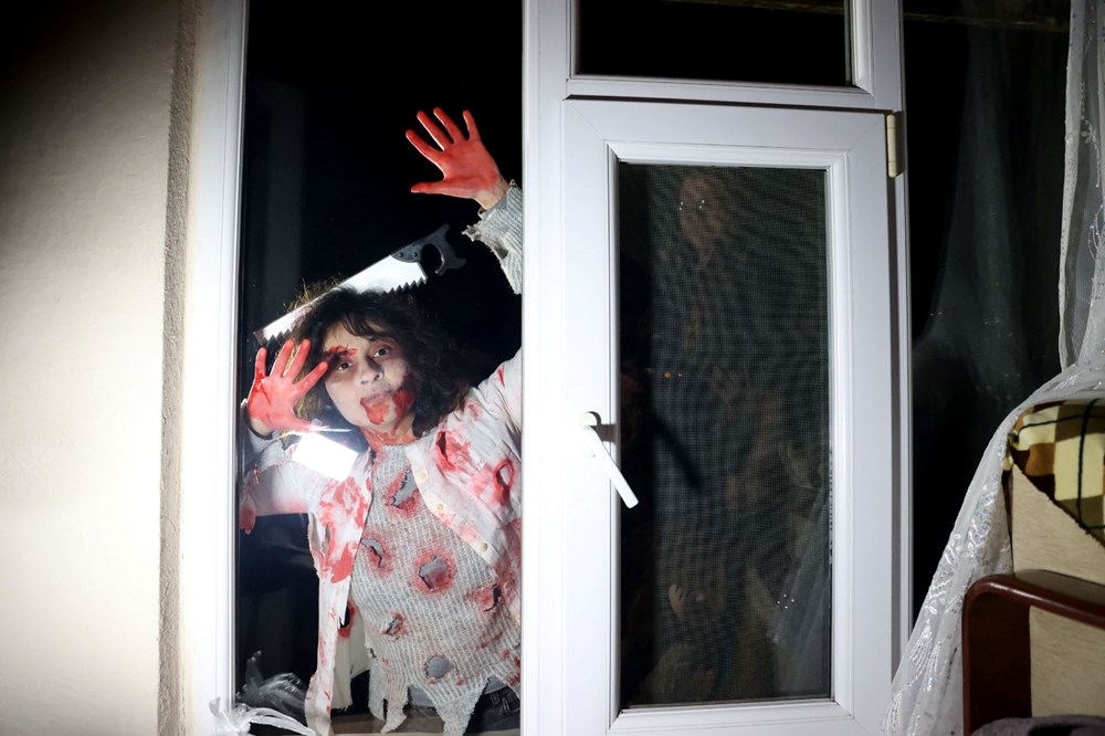 Kırklareli'nde Koleda gecesi: Korkunç kıyafetler giyip vatandaşları korkuttular - 2