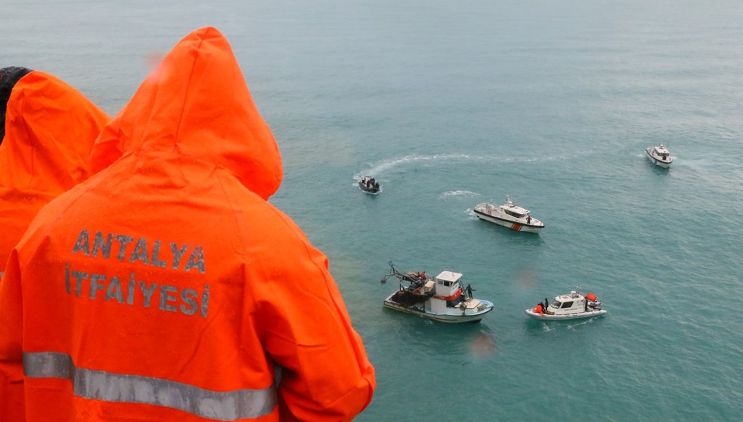 Antalya’da falezlere düşen araç: Gelişmeş cihazlar bir noktada sinyal verdi