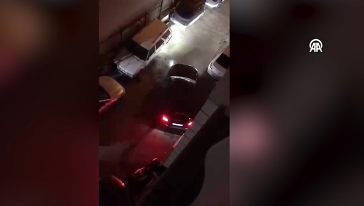 Şişli'de park halindeki 5 otomobile çarptıktan sonra cipini bırakıp kaçtı Şişli'de park halindeki 5 otomobile çarptıktan sonra cipini bırakıp kaçtı