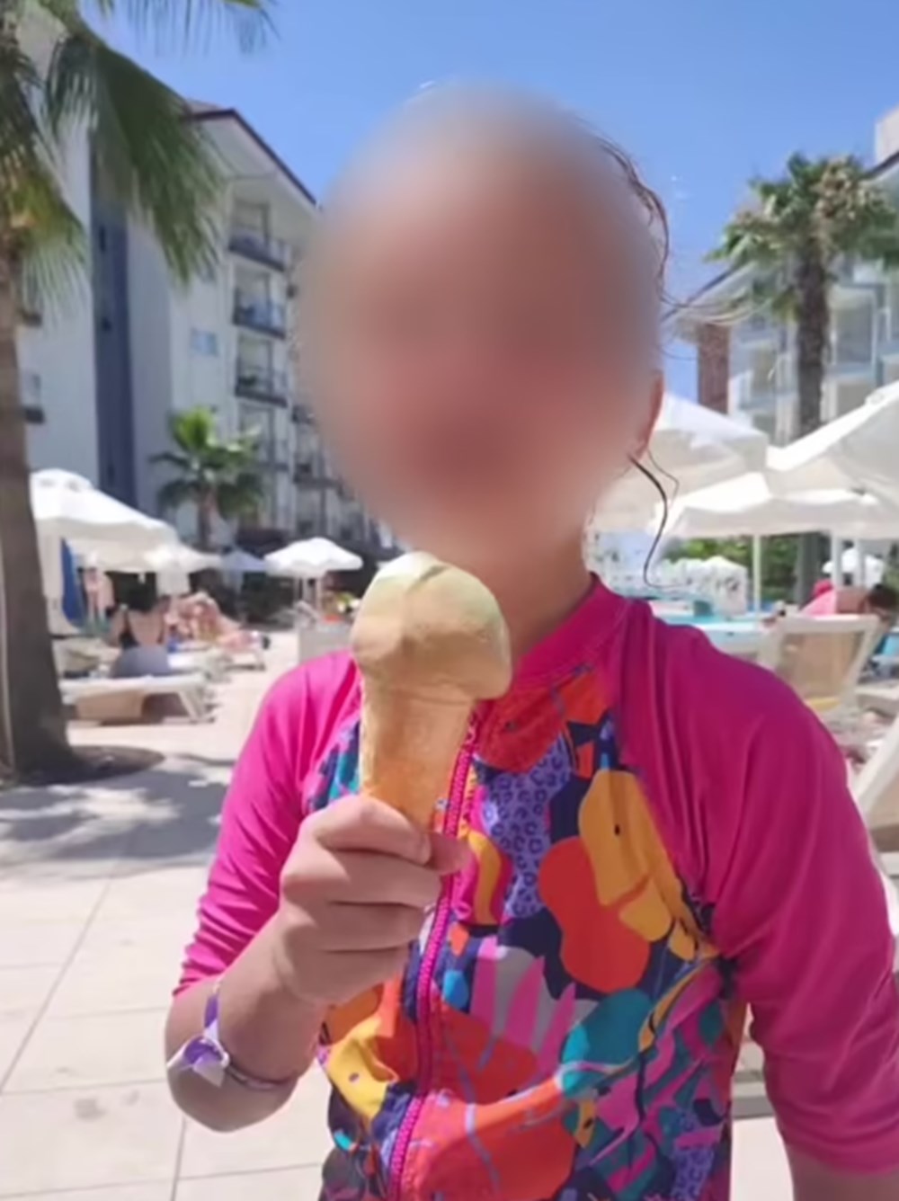 İngiliz kadın Kuşadası'ndaki 5 yıldızlı oteli dolandırdı: Eski bilekliğiyle sınırsız yedi, içti - 4