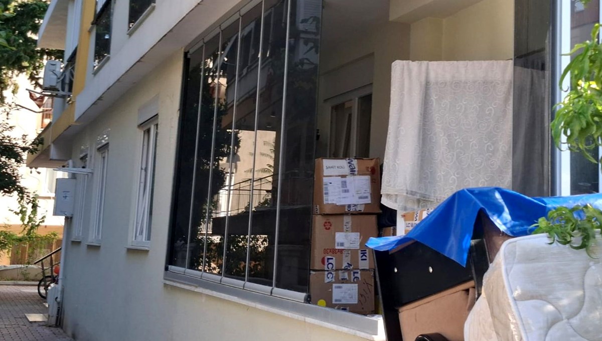 Ev sahibi şoke oldu: Kiracısı evi 6 kişiye kiralayıp kaçtı Ev sahibi şoke oldu: Kiracısı evi 6 kişiye kiralayıp kaçtı