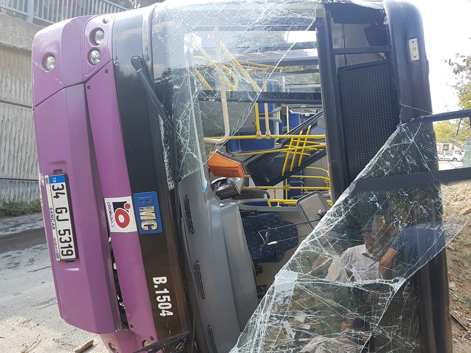 SON DAKİKA: Sarıyer'de halk otobüsü devrildi - 2