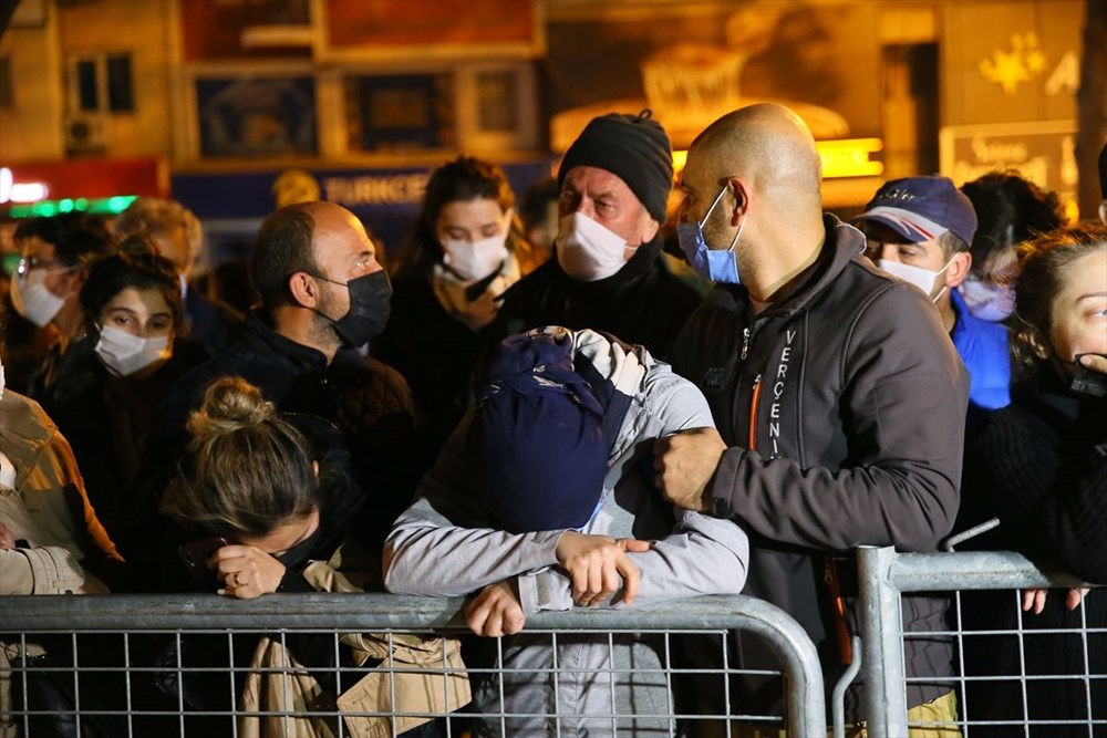 İzmir'deki depremde hayatını kaybedenler anıldı - 4