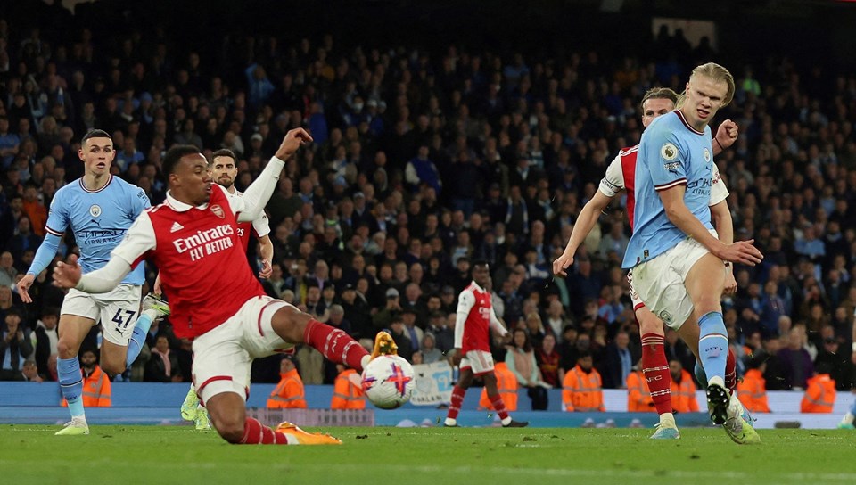 Premier Lig'de zirve yarışı: Arsenal'i farklı yenen City avantaj yakaladı - 1