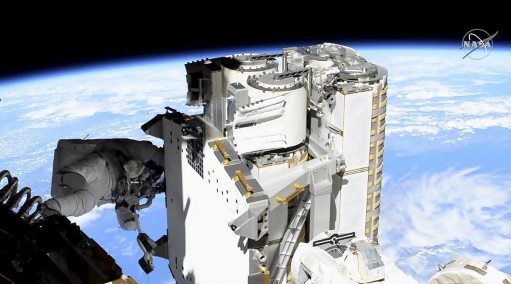 Astronotların 6 saatlik uzay yürüyüşü tamamlandı: Nefes kesen kareler - 3