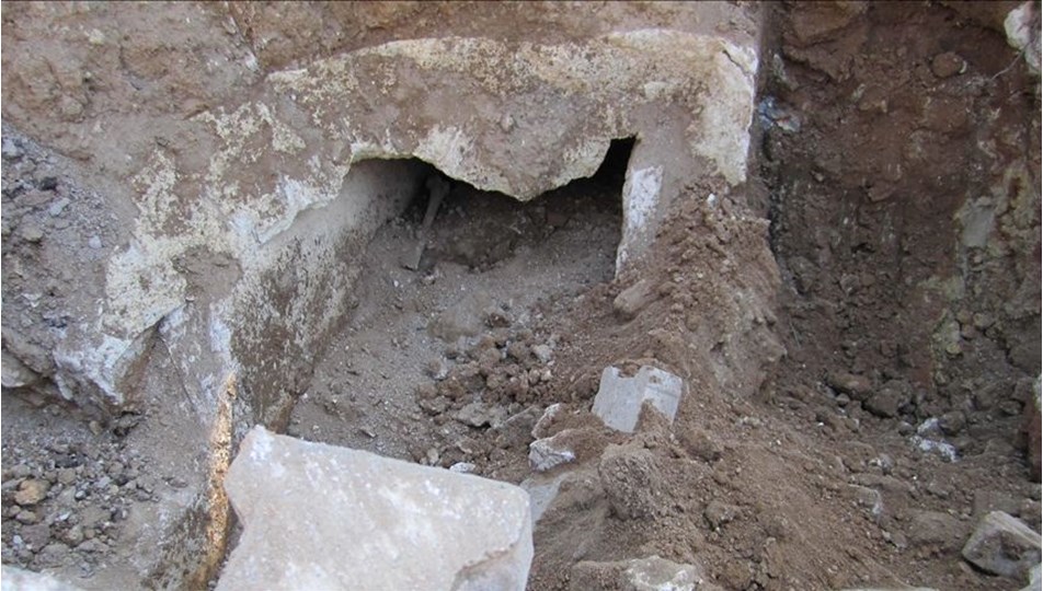 Denizli'de doğal gaz kazısında lahit bulundu