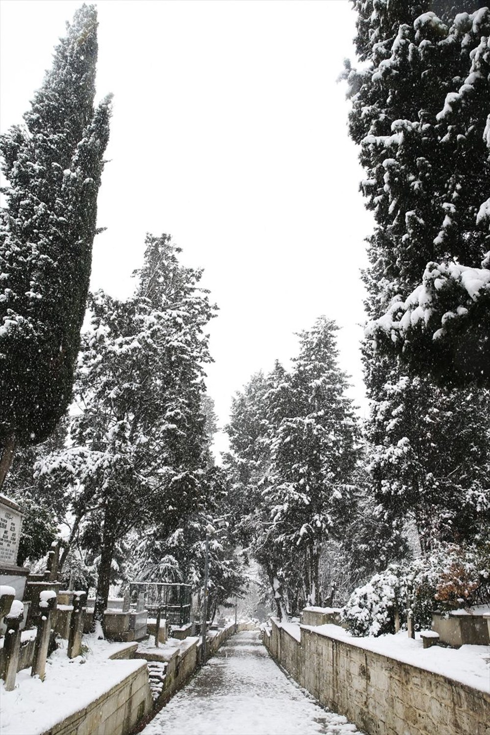 İstanbul'da kar yağışı devam ediyor - 16