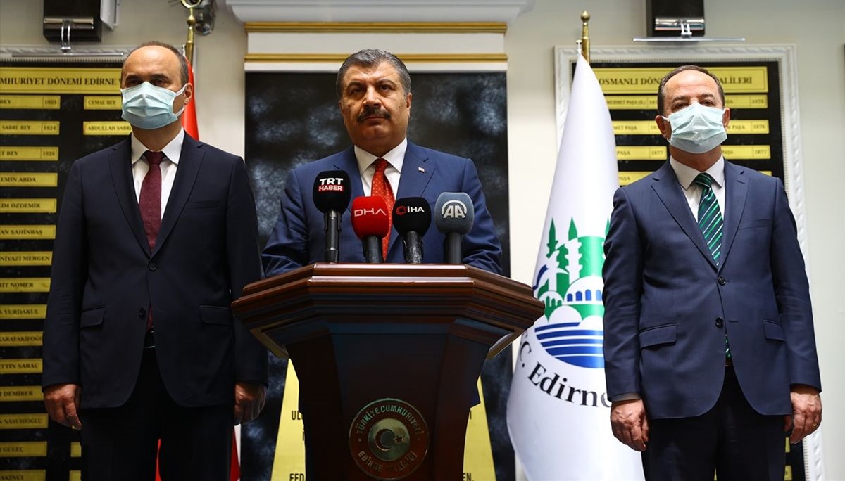 Bakan Koca açıkladı: Hastane başvuruları yarı yarıya düştü