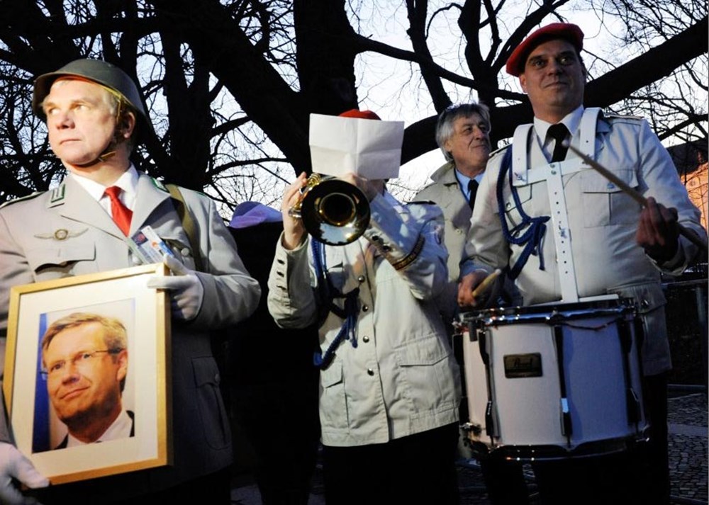 Wulff'a vuvuzelalı protesto - 1
