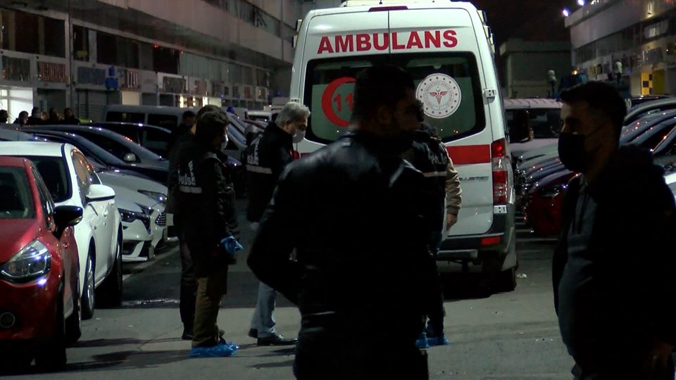 İstanbul'da oto galeriye silahlı baskın: 3 ölü - 2
