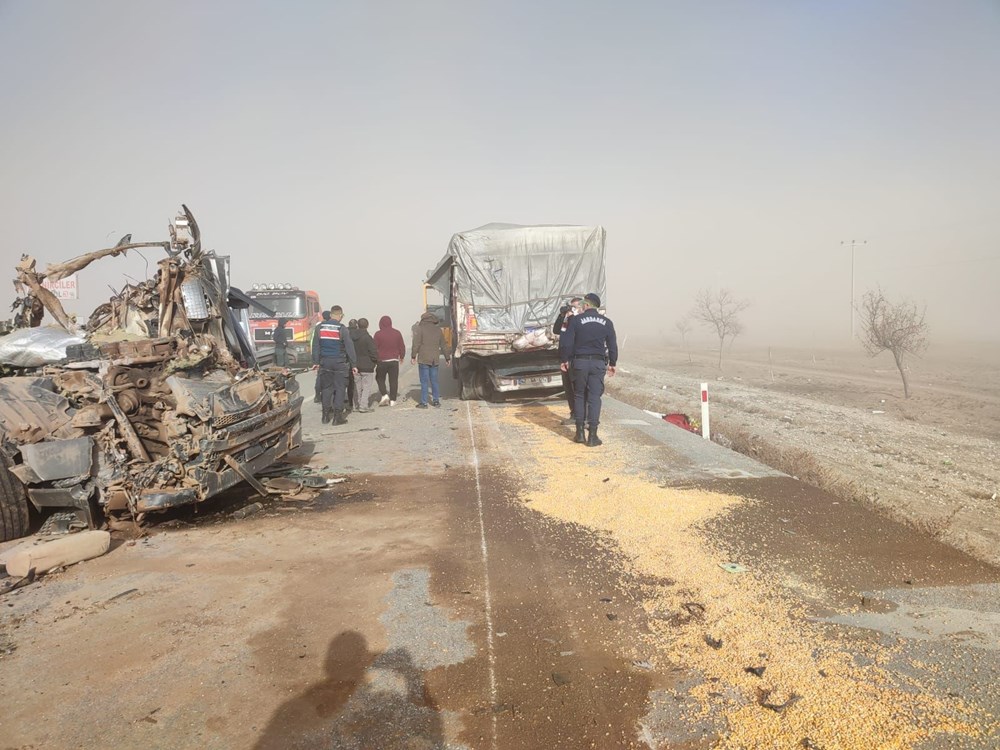 Konya'da kum fırtınası zincirleme kazaya neden oldu - 4