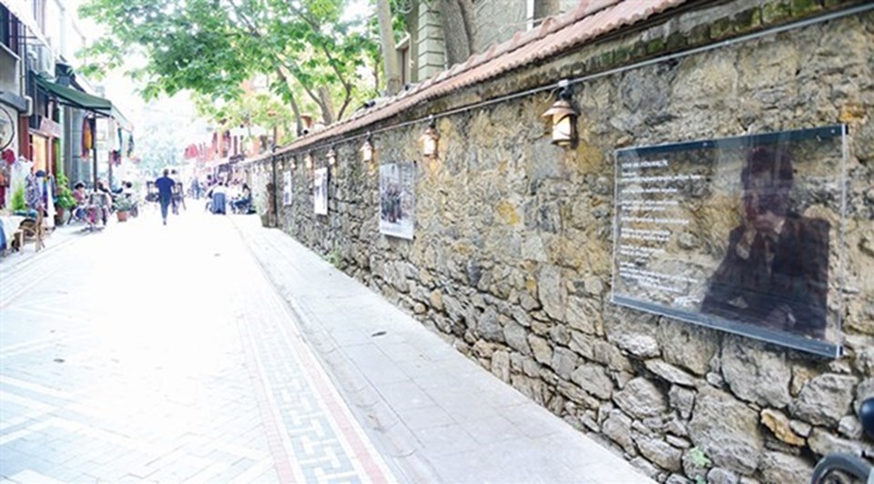 Nazım Hikmet şiirleri Kadıköy duvarlarında - 1