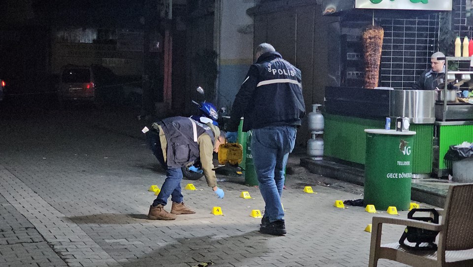Gece dönercisine silahlı saldırı: “Neden yan bakıyorsun” dedi, öldürüldü - 1