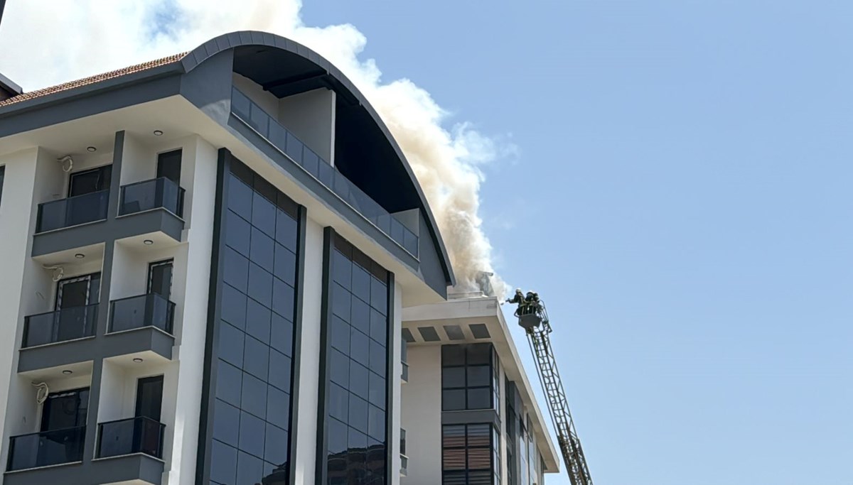 Alanya'da hukuk bürosunda yangın Alanya'da hukuk bürosunda yangın