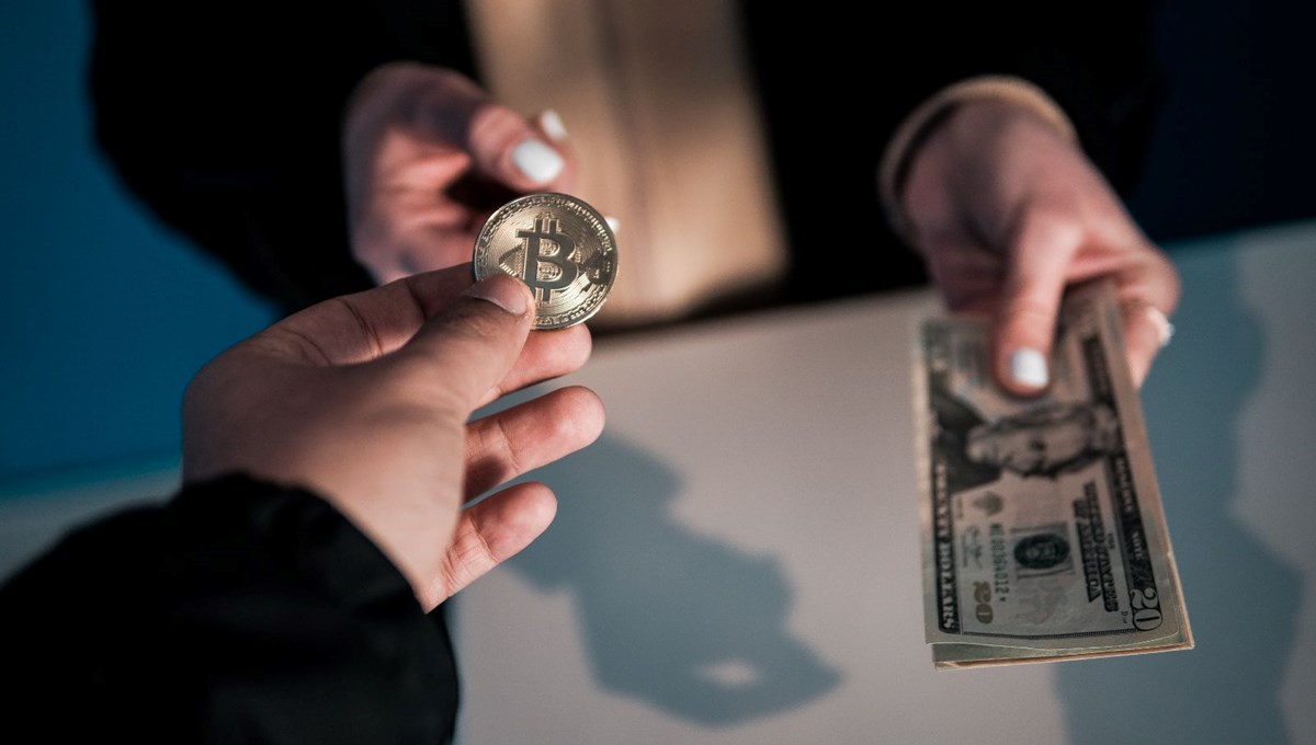 Bitcoin'de tarihi dalgalanma: 3 dakikada 300 milyon dolar sıfırlandı