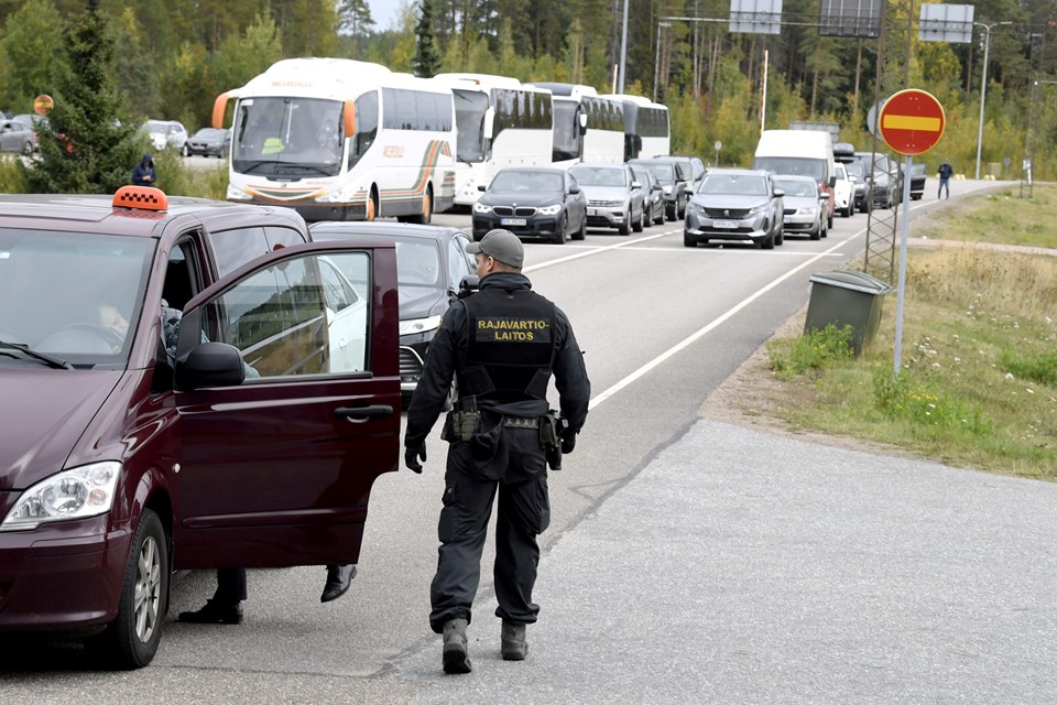 Finlandiya 30 Eylül'den itibaren Rus turistlerin ülkeye girişini yasaklayacak - 1