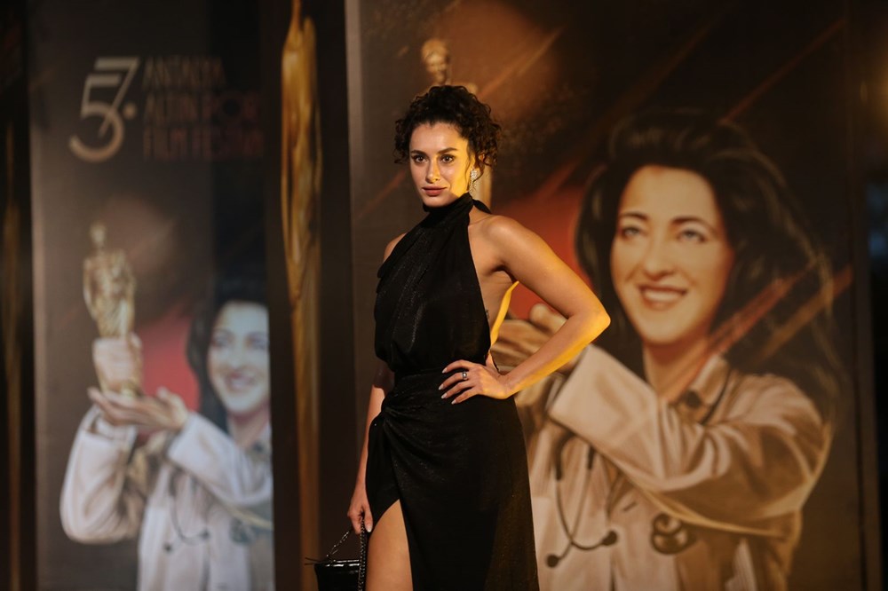 Altın Portakal Film Festivali kırmızı halı geçişiyle başladı - 19