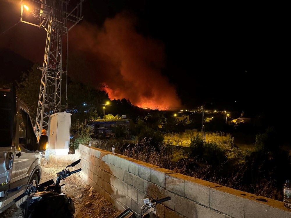 Mersin ve Hatay'da yangın: 5 ilden takviye geldi, kara yolu kapatıldı - 5