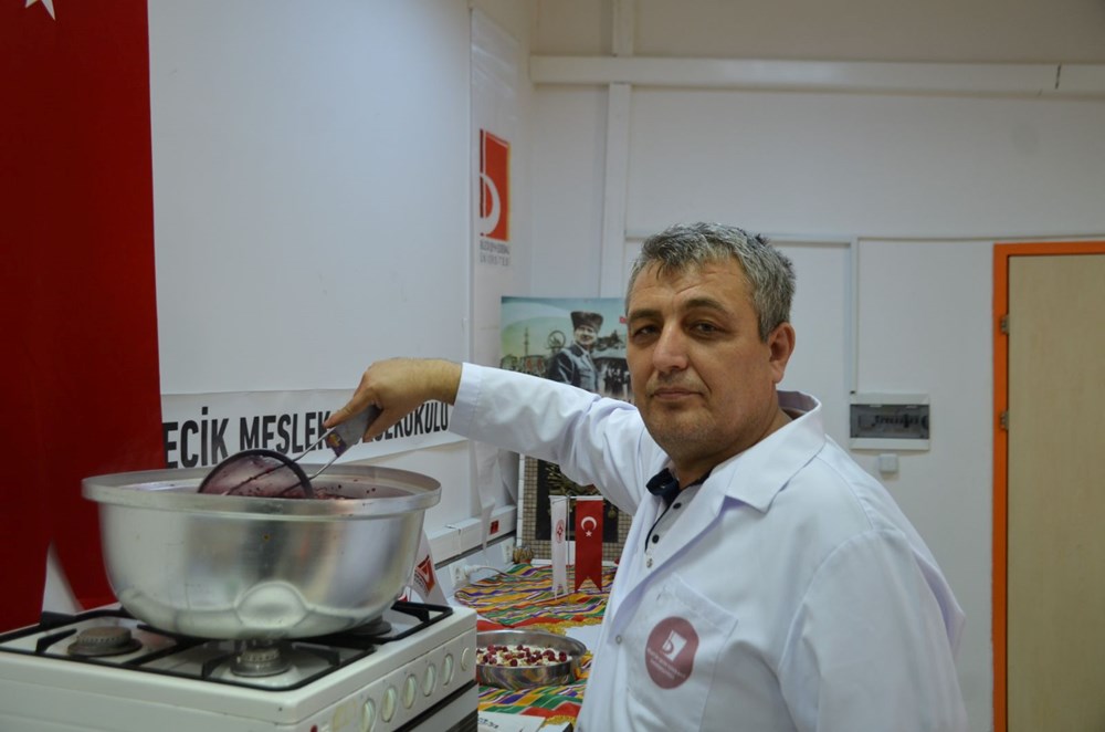 700 Yıllık Sır: 40 Baharatlı Osmanlı Şerbetinin Gizemli Tarifi 75 MmuwLS05JEOOpq7 zwm0HQ