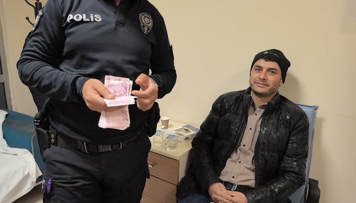 ATM'de unutulan parayı polise teslim etti