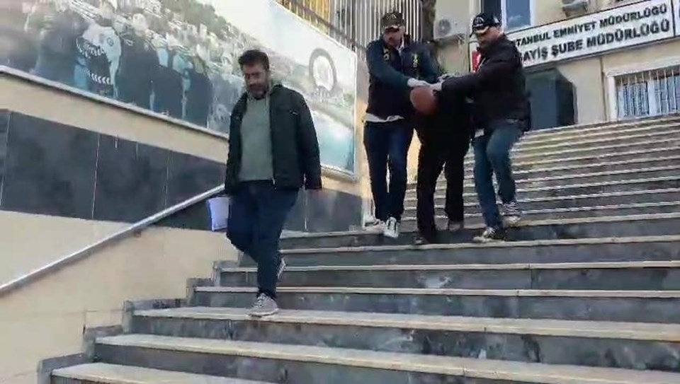 Şişli'de kayıp kız çocuğunun cansız bedeni mezarlıkta bulundu - 1