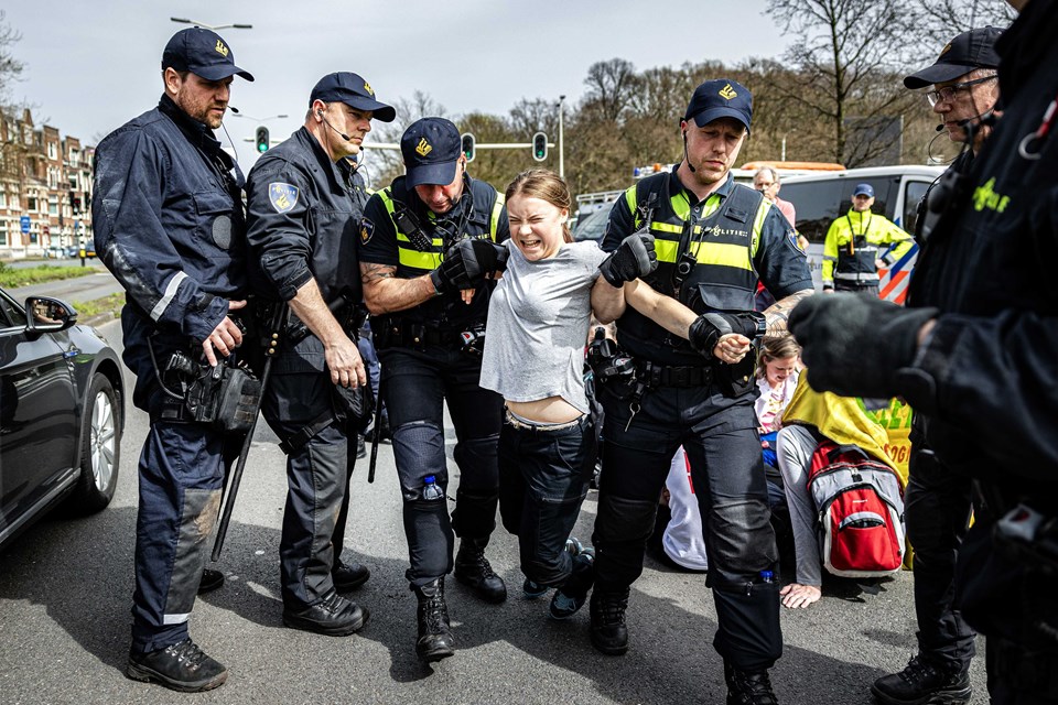 İklim aktivisti Greta Thunberg, Hollanda'da iki kez gözaltına alındı - 1