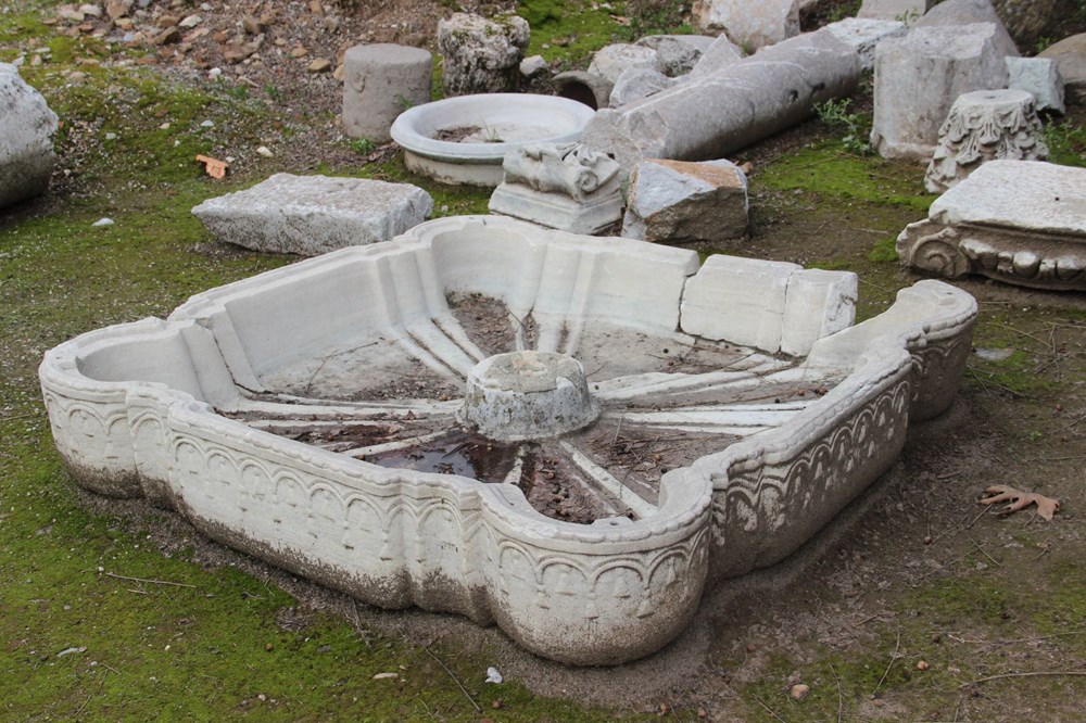 Akhisar'da antik şehirle modern şehir iç içe - 25