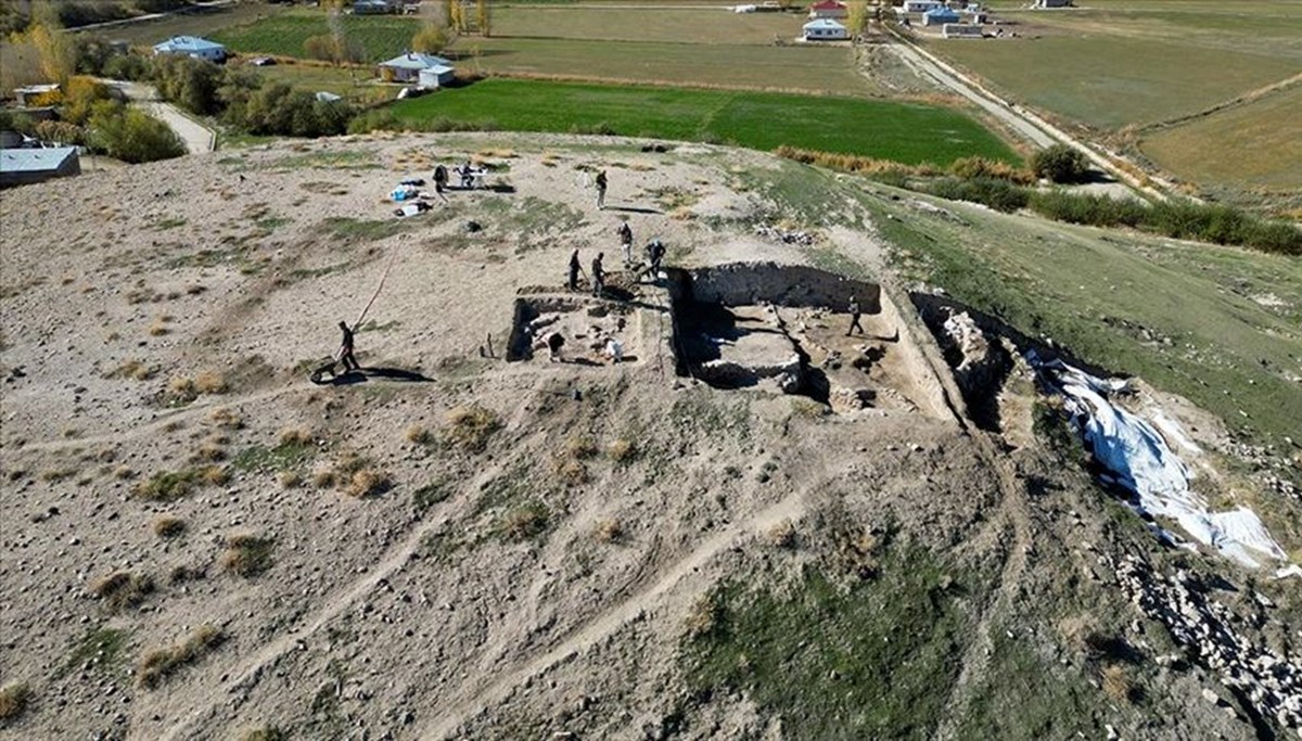 Van'daki İremir Höyüğü'nde Demir Çağı izleri araştırılıyor Van'daki İremir Höyüğü'nde Demir Çağı izleri araştırılıyor