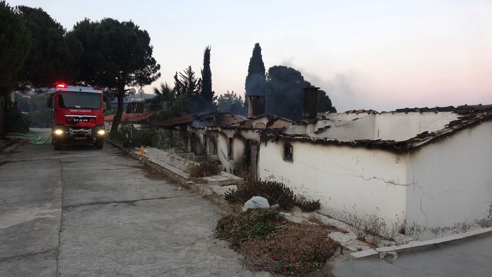 Seferihisar'da yazlık evler kül oldu - 4