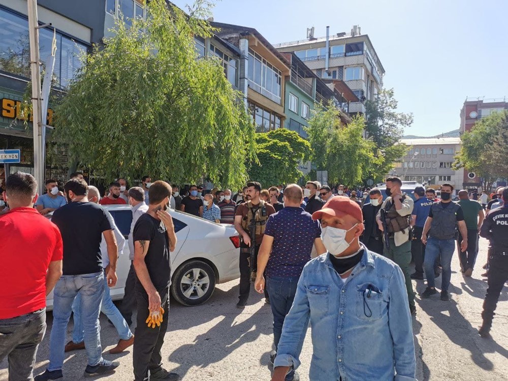 Tunceli�de canlı bomba krizi 2 jandarma personeli açığa alındı NTV