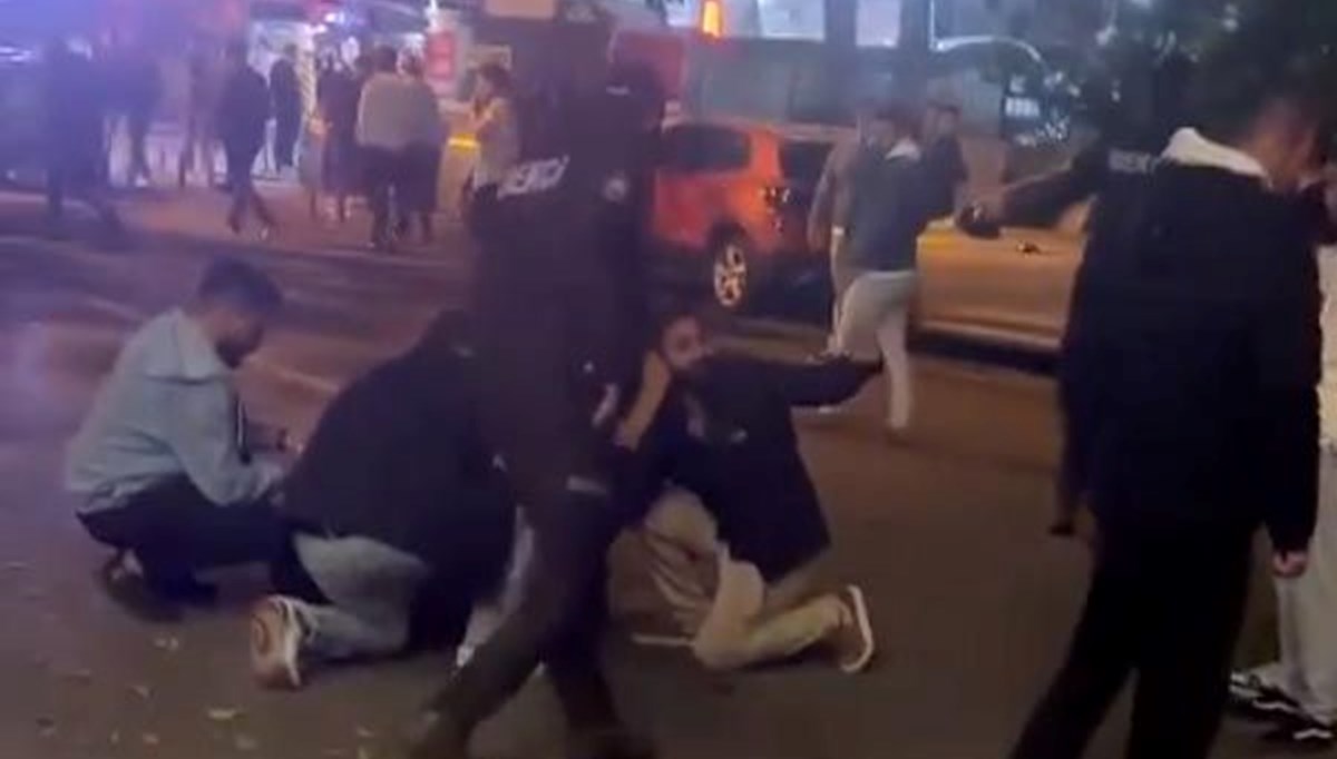 ''Dur'' ihtarına uymayan alkollü sürücü yayalara çarptı: 1 ölü ''Dur'' ihtarına uymayan alkollü sürücü yayalara çarptı: 1 ölü