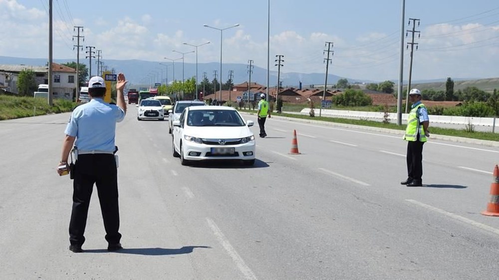 Hız sınırı, kırmızı ışık, kemer cezası kaç TL olacak? (İşte 2023 yeni trafik cezaları) - 9