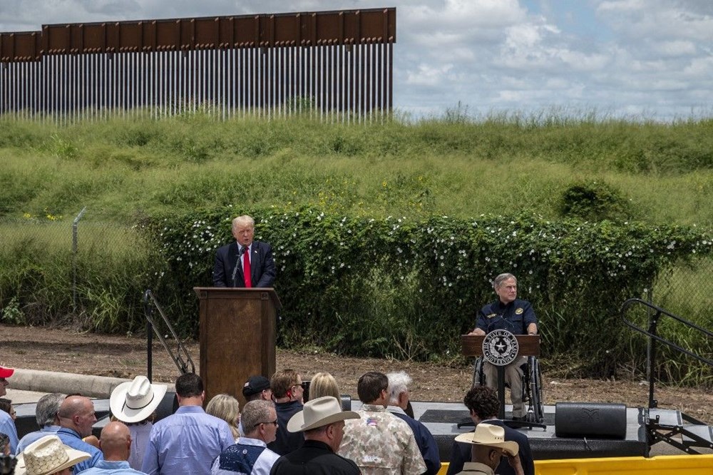 Donald Trump'ın sınırda inşa ettiği milyarlarca dolarlık duvar, muson yağmurları nedeniyle parçalandı - 2