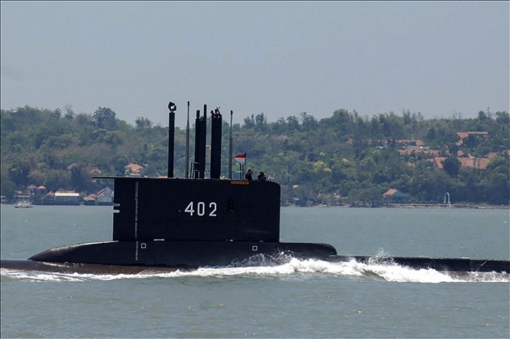 Missing submarine wreck fragments found in Indonesia - 4