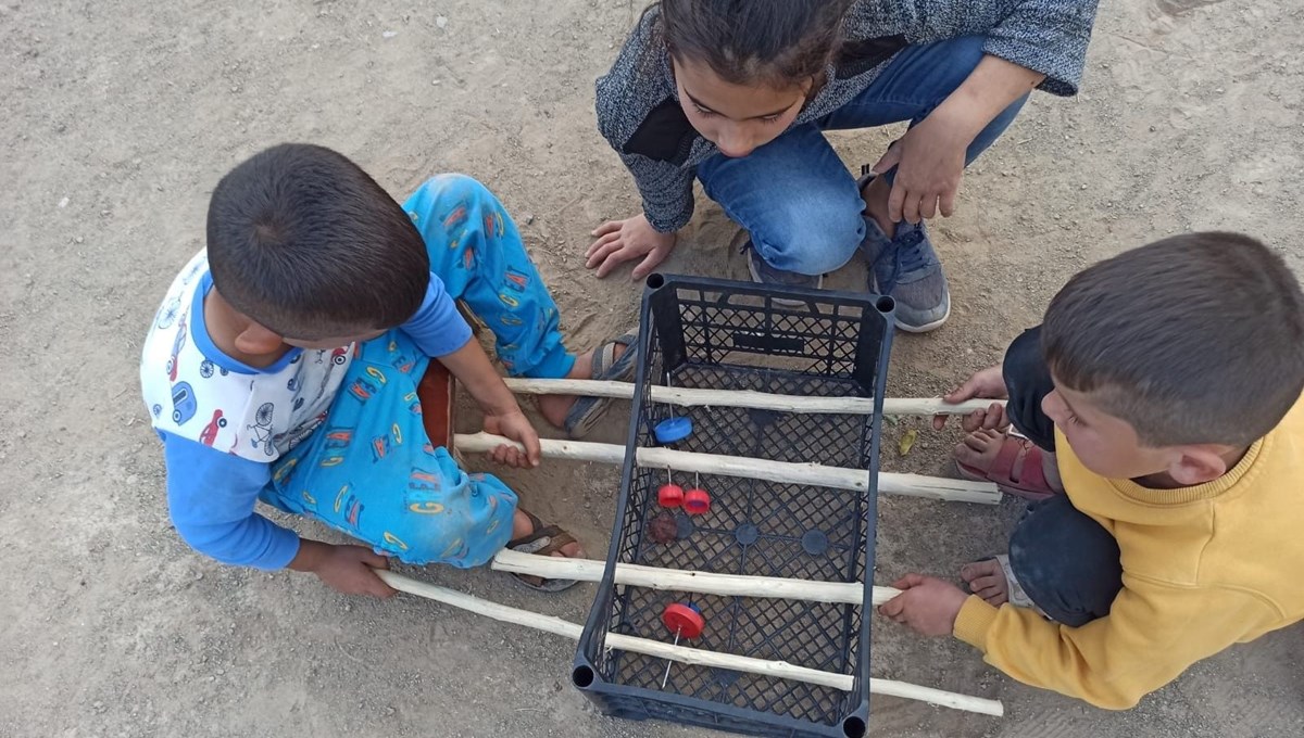 Meyve kasasından langırt, cevizden top