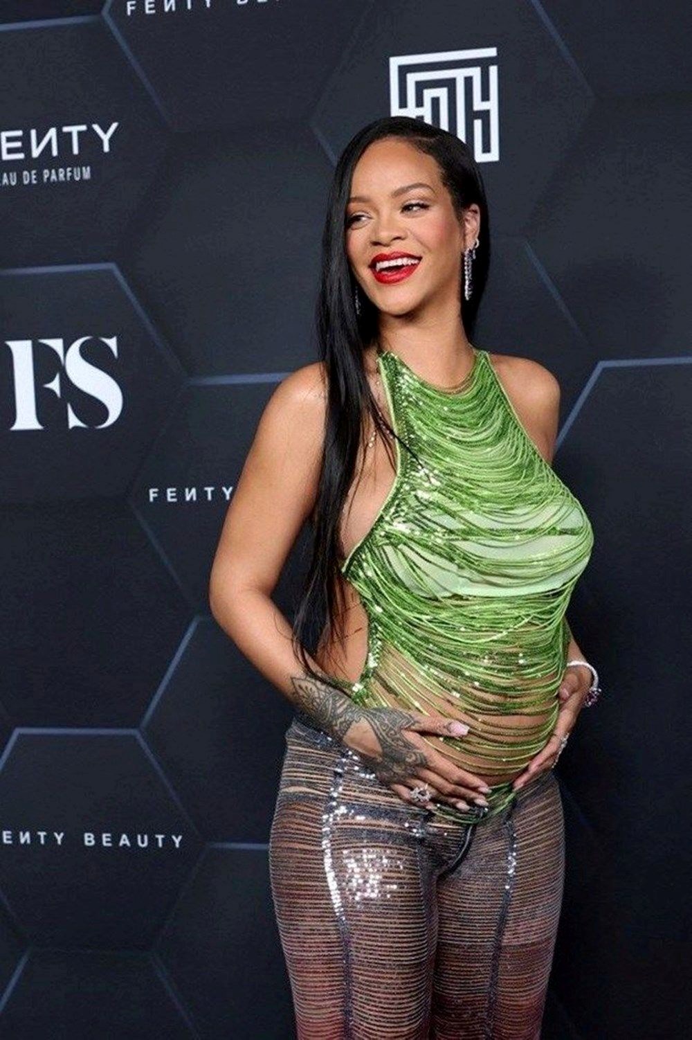 Rihanna oğlunun yeni fotoğraflarını paylaştı - 3