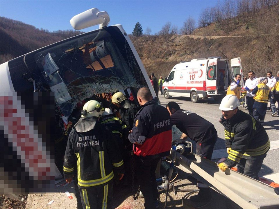 Sendikacıları taşıyan otobüs kaza yaptı: 7 kadın hayatını kaybetti - 1