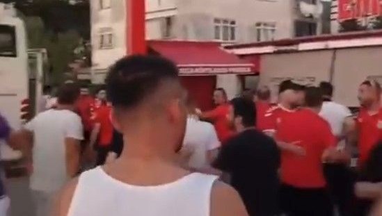 Restoranda silahlı kavga: 4 kişi yaralandı