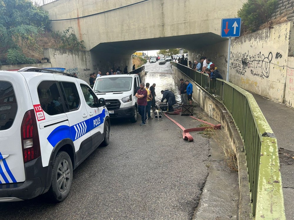 İstanbul'da kuvvetli sağanak: Maltepe'de cadde ve alt geçit göle döndü - 5