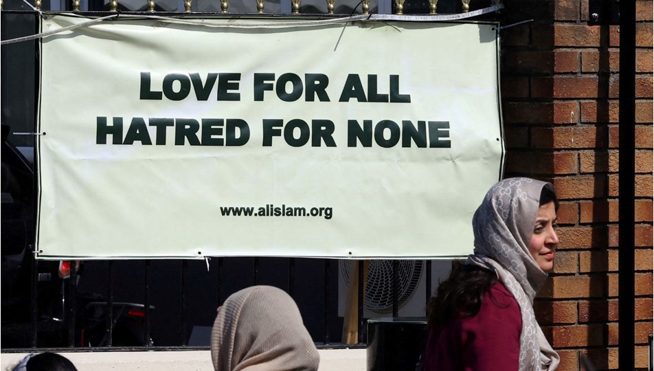 İslamofobi yükseliyor, camilere saldırana para veriliyor