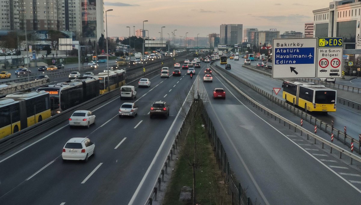 İstanbul'da kısıtlama öncesi trafik yoğunluğu yüzde 30 azaldı