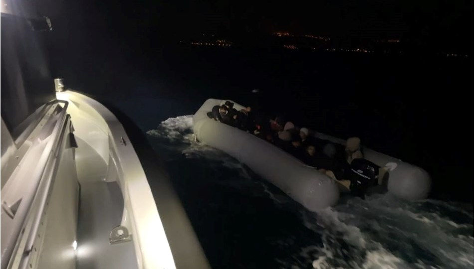 Çanakkale açıklarında 91 düzensiz göçmen kurtarıldı